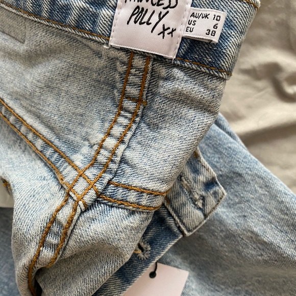 NWT Princess Polly Asymmetric ripped light jeans - Picture 6 of 8